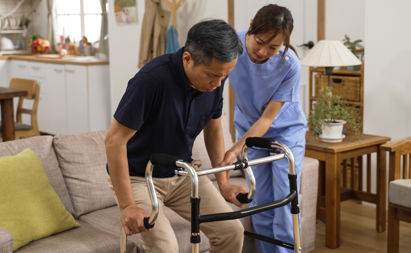 7 Warning Signs a Senior May Need Additional Support at Home